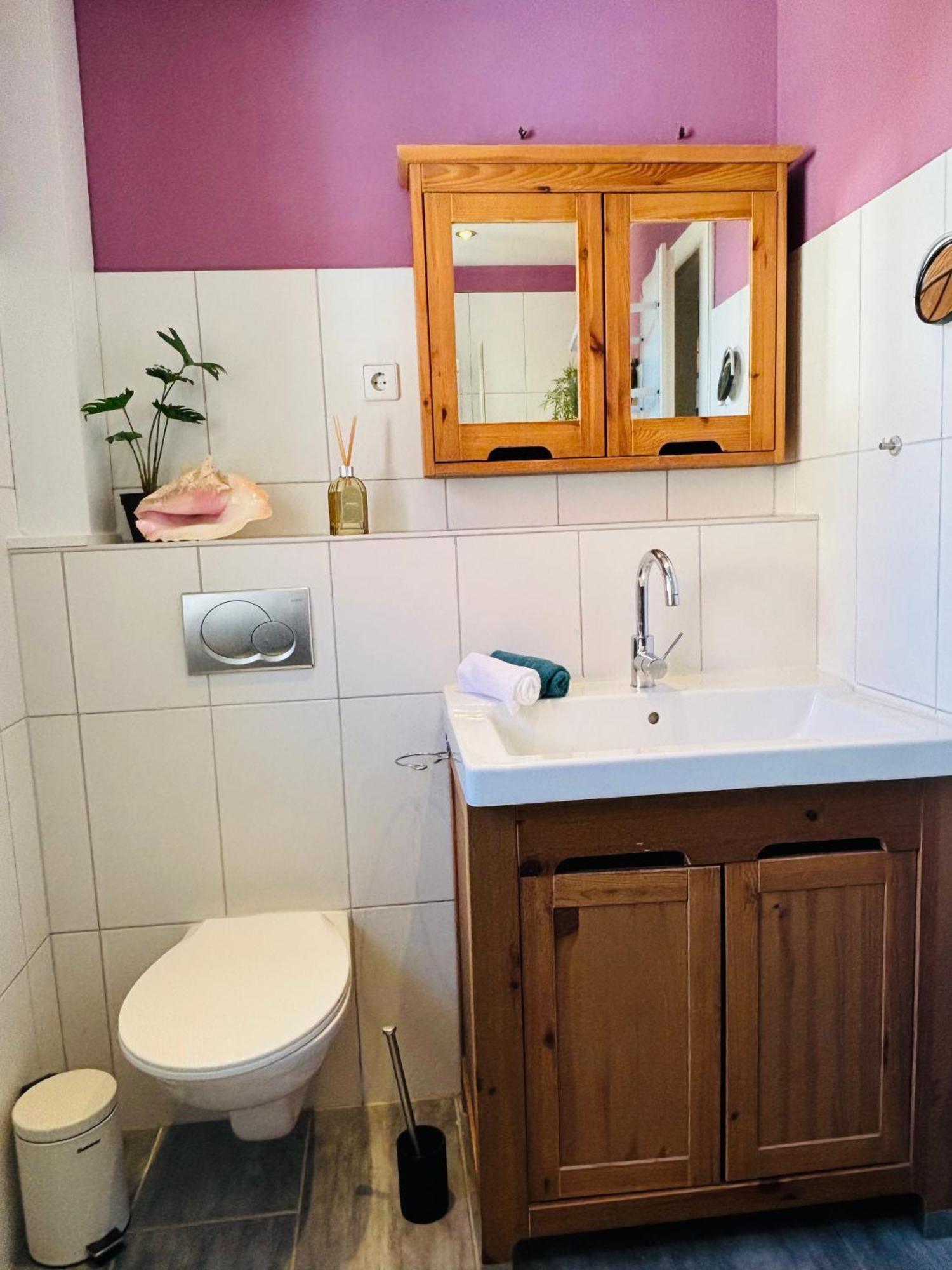 Workers Lodge Fuer 4-14 Pers, Parkplatz, Wlan, Einzelbetten Gundersheim Zewnętrze zdjęcie