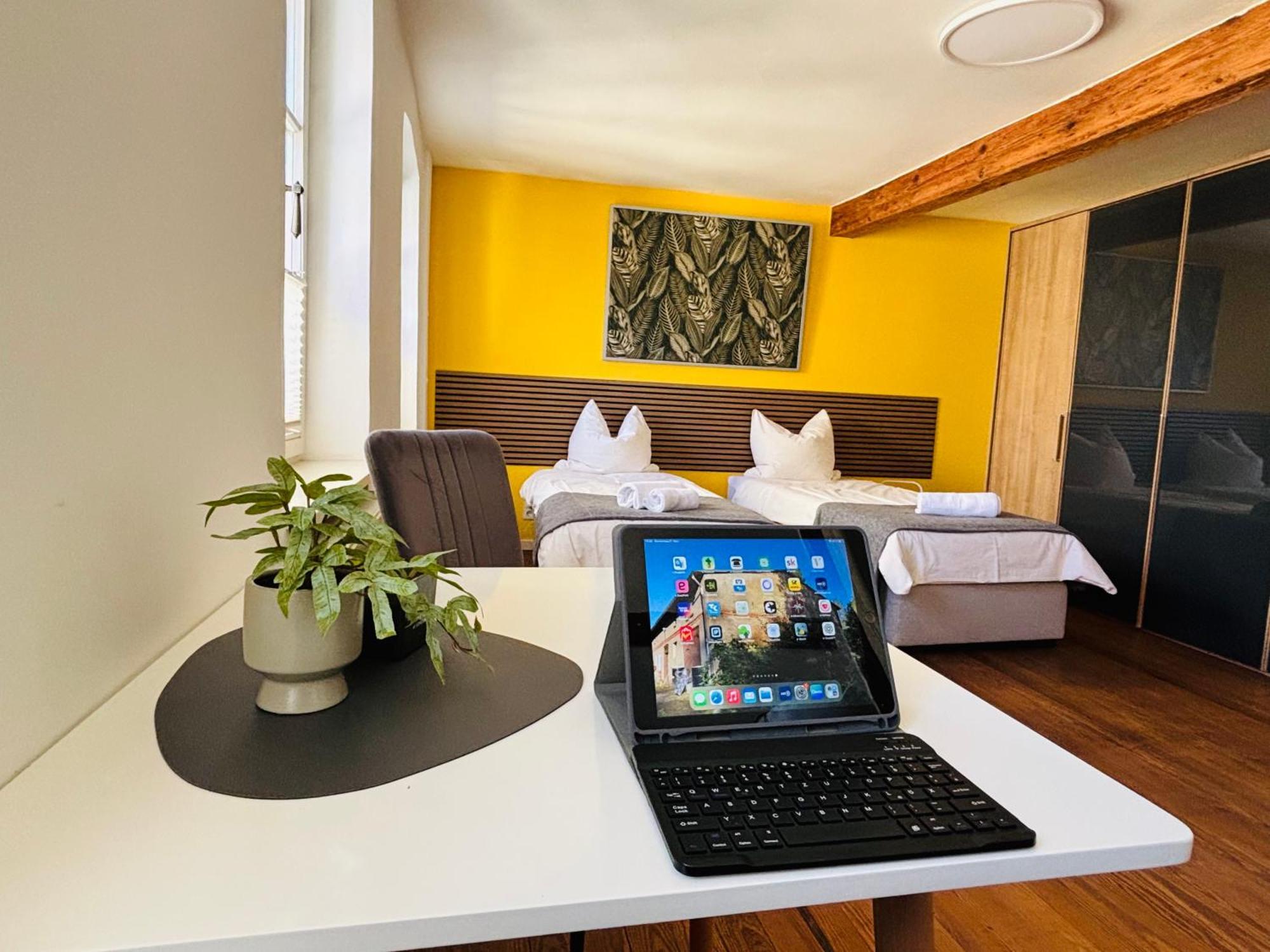 Workers Lodge Fuer 4-14 Pers, Parkplatz, Wlan, Einzelbetten Gundersheim Zewnętrze zdjęcie